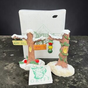 Charming Tails Dean Griff Silvestri Street Light Sign Accesso Winter Set New Box